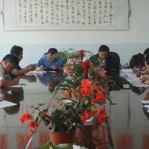 我校2012年师德师风建设活动实施方案